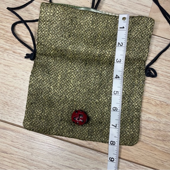 Green Vintage looking small handmade purse with clay ladybug button. - Picture 9 of 9